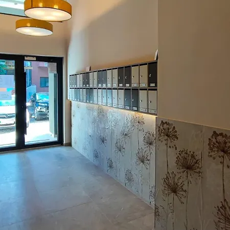 Apartment Filinhome Gunduliceva 7 *